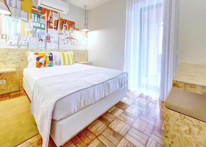 Do Mercado Отель Авейру