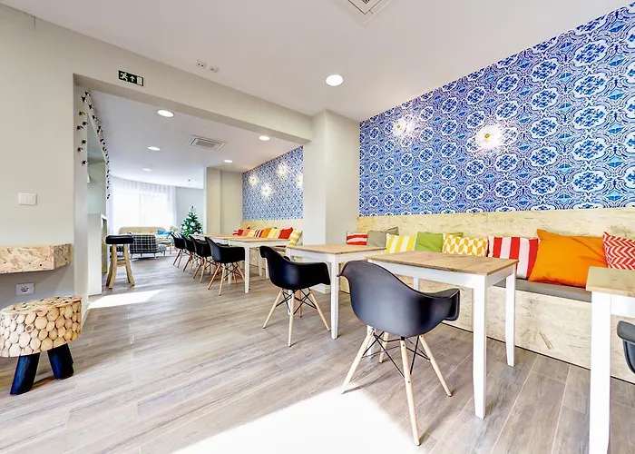 Do Mercado Отель Авейру