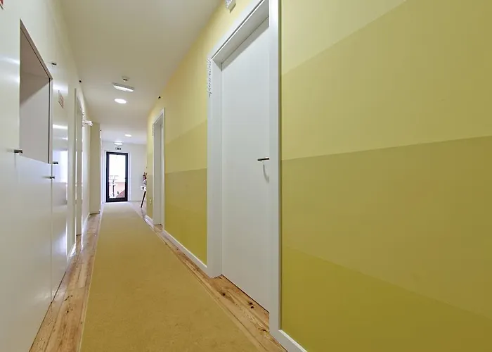 فندق Do Mercado أفيرو