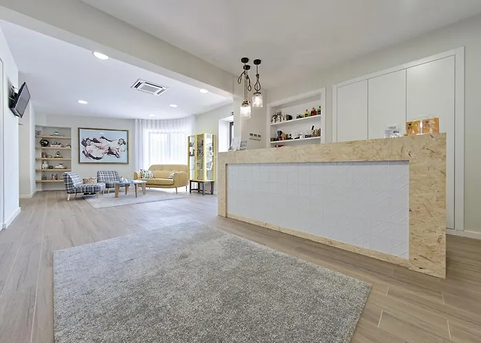 فندق Do Mercado أفيرو